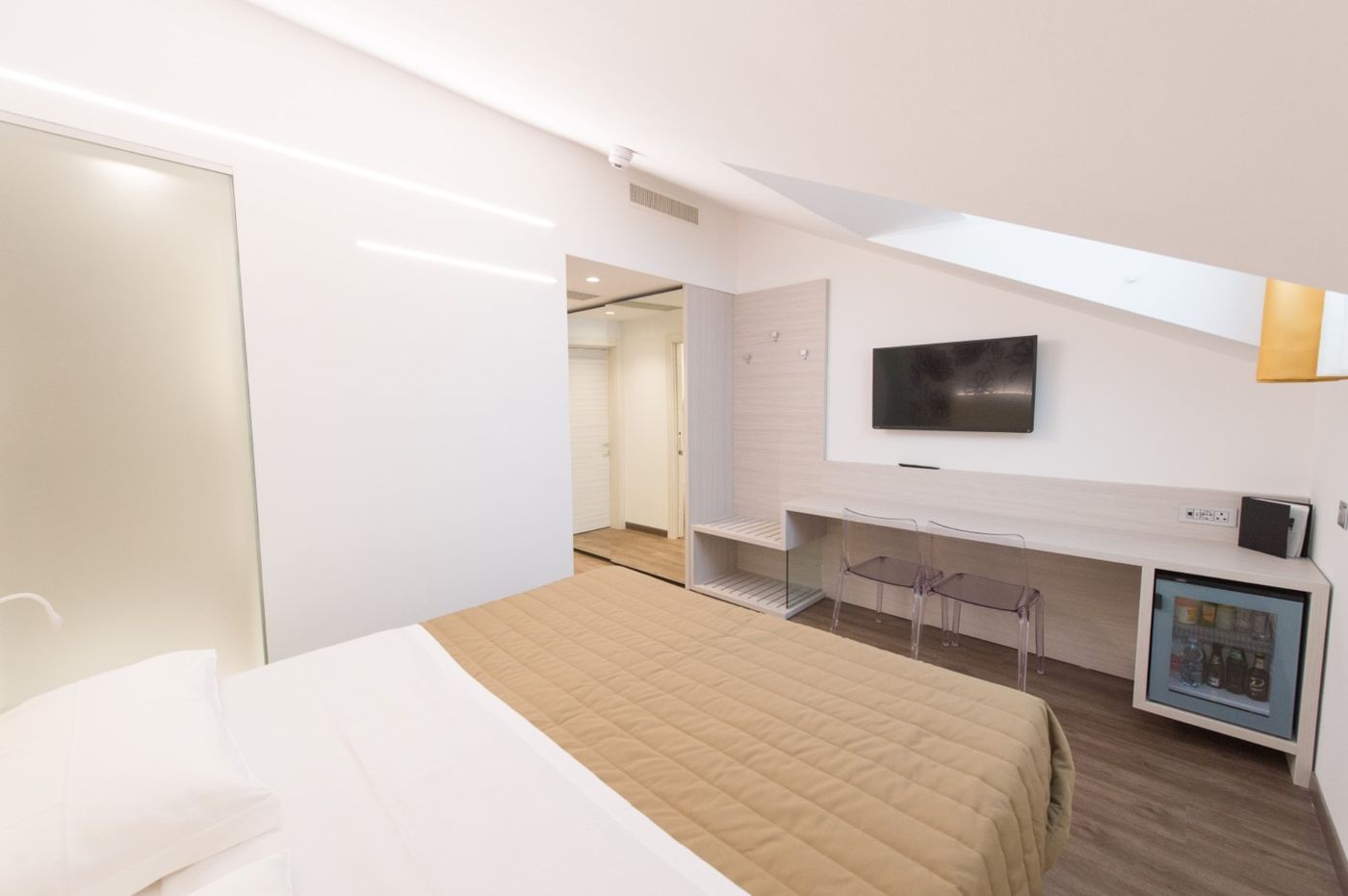 Grand Hotel Liberty-Italy-RIVA DEL GARDA-Room-9