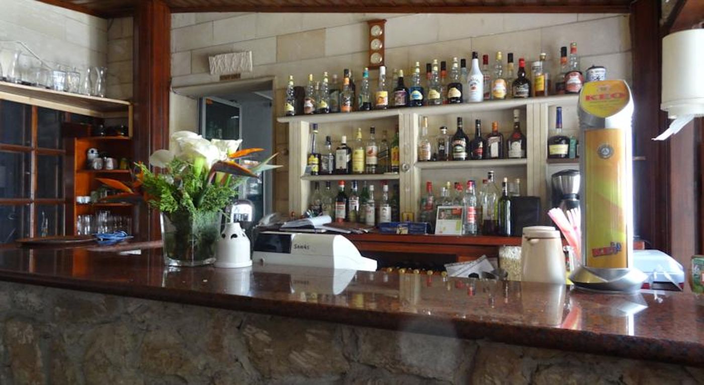 Kiniras Traditional Hotel