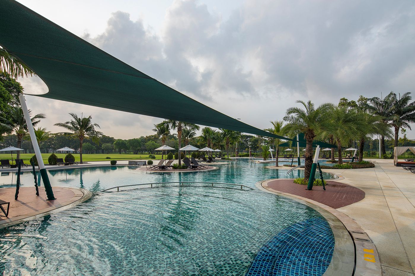 Eastin-Thana-City-Golf-Resort-Bangkok-Pool-48