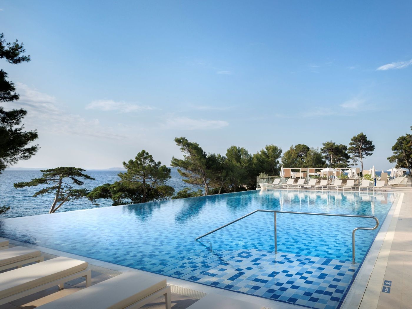 Carolina-Hotel---Residence-Pool-2