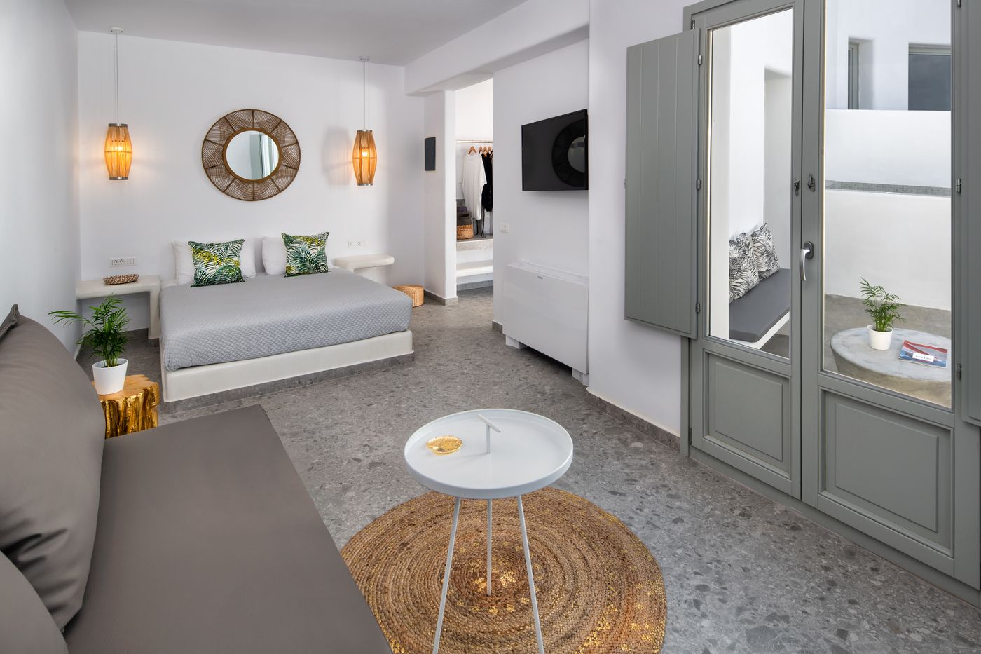 Seven-Suites-Room-14