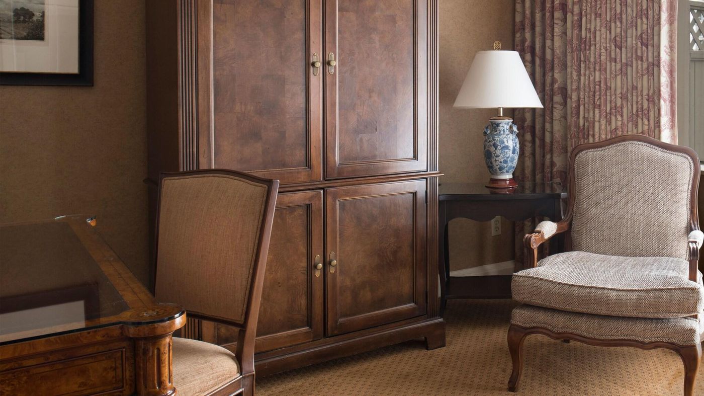 Wedgewood-Hotel---Spa-Room-31