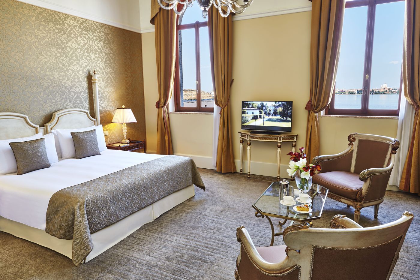 San-Clemente-Palace-Kempinski-Hotel-Venice-Room-22