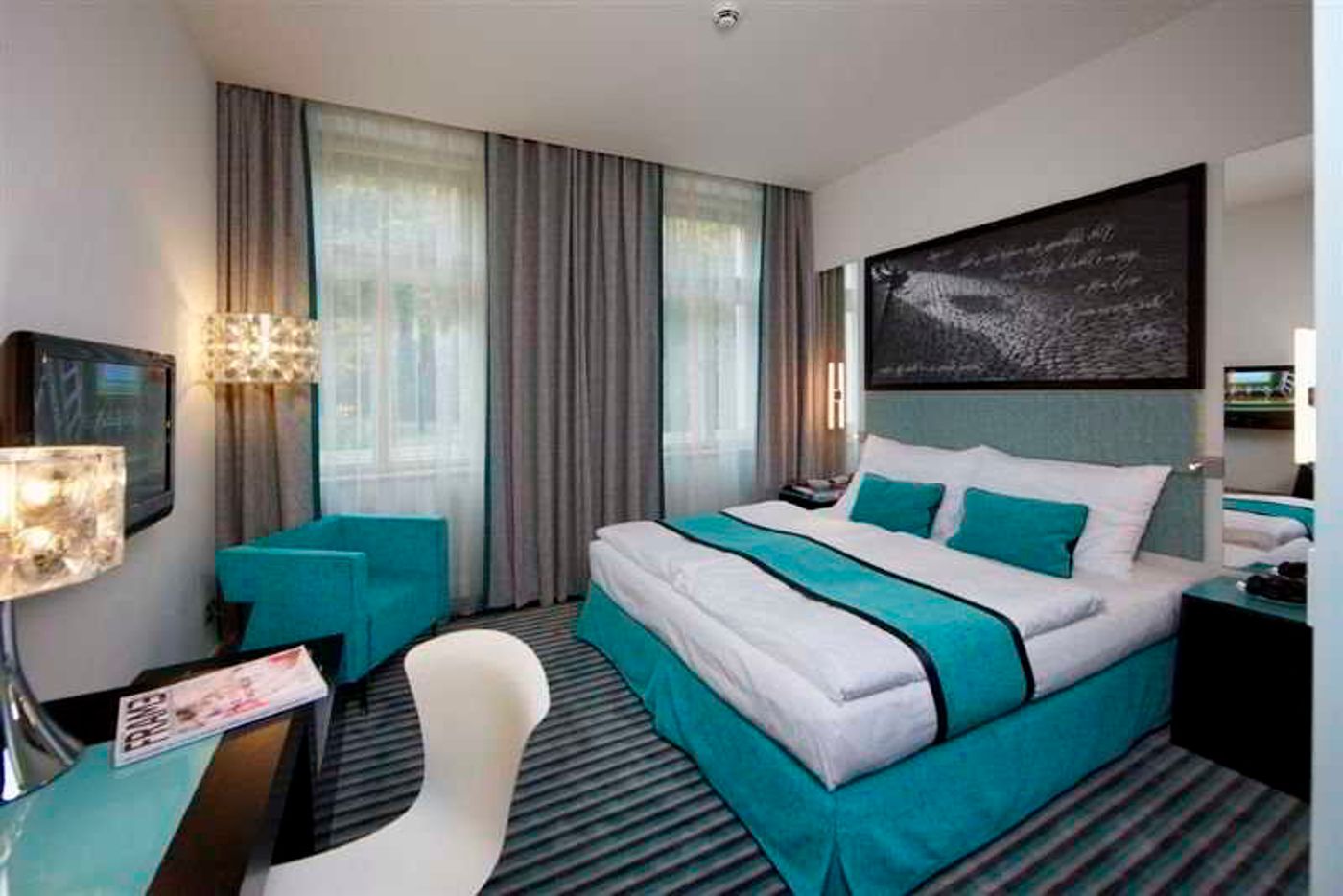 Red---Blue-Design-Room-12