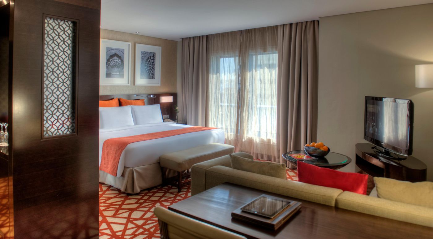 Hotel-Crowne-Plaza-Deira-Room-17