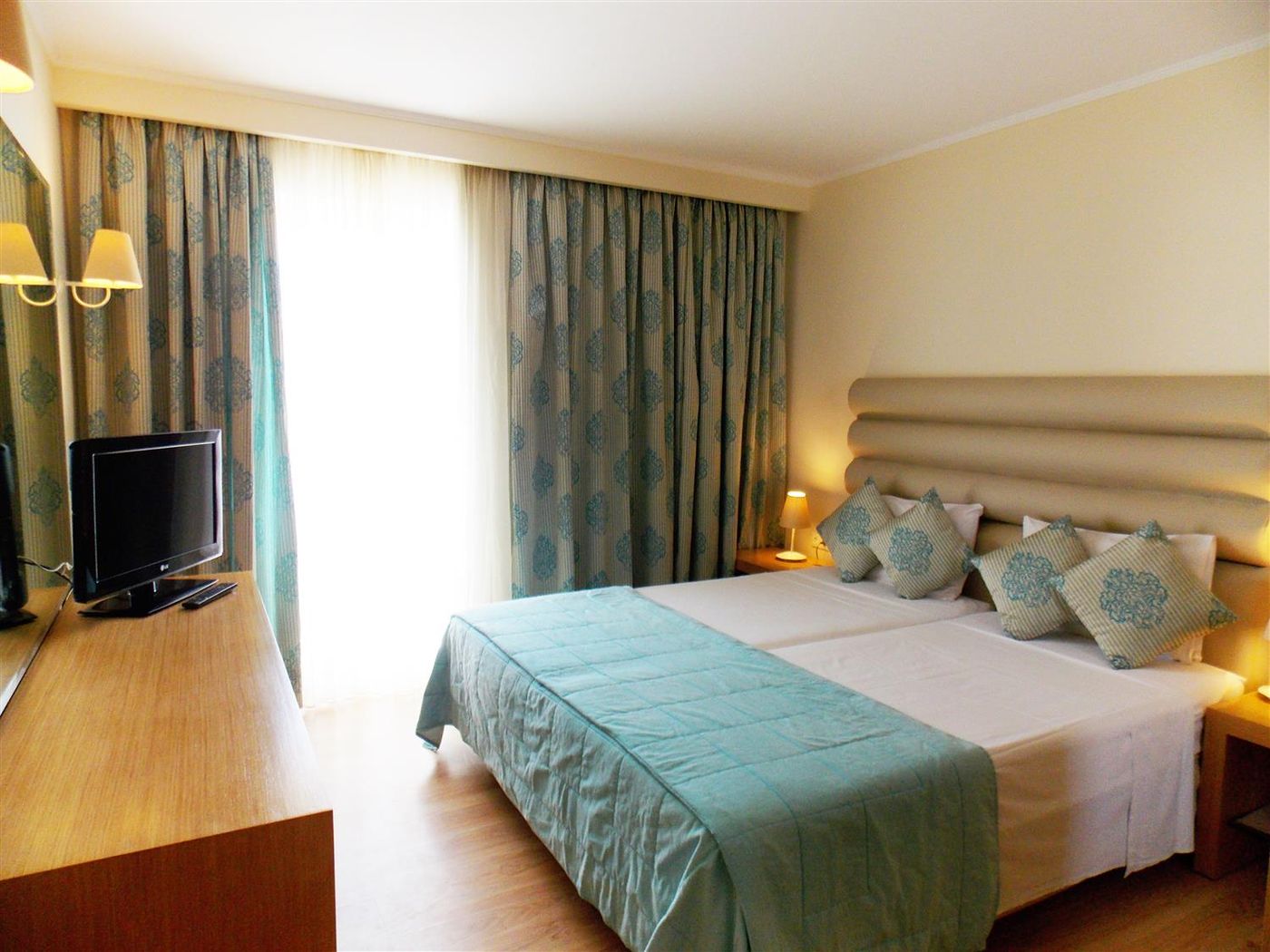 Galaxy-Beach-Resort-Room-27