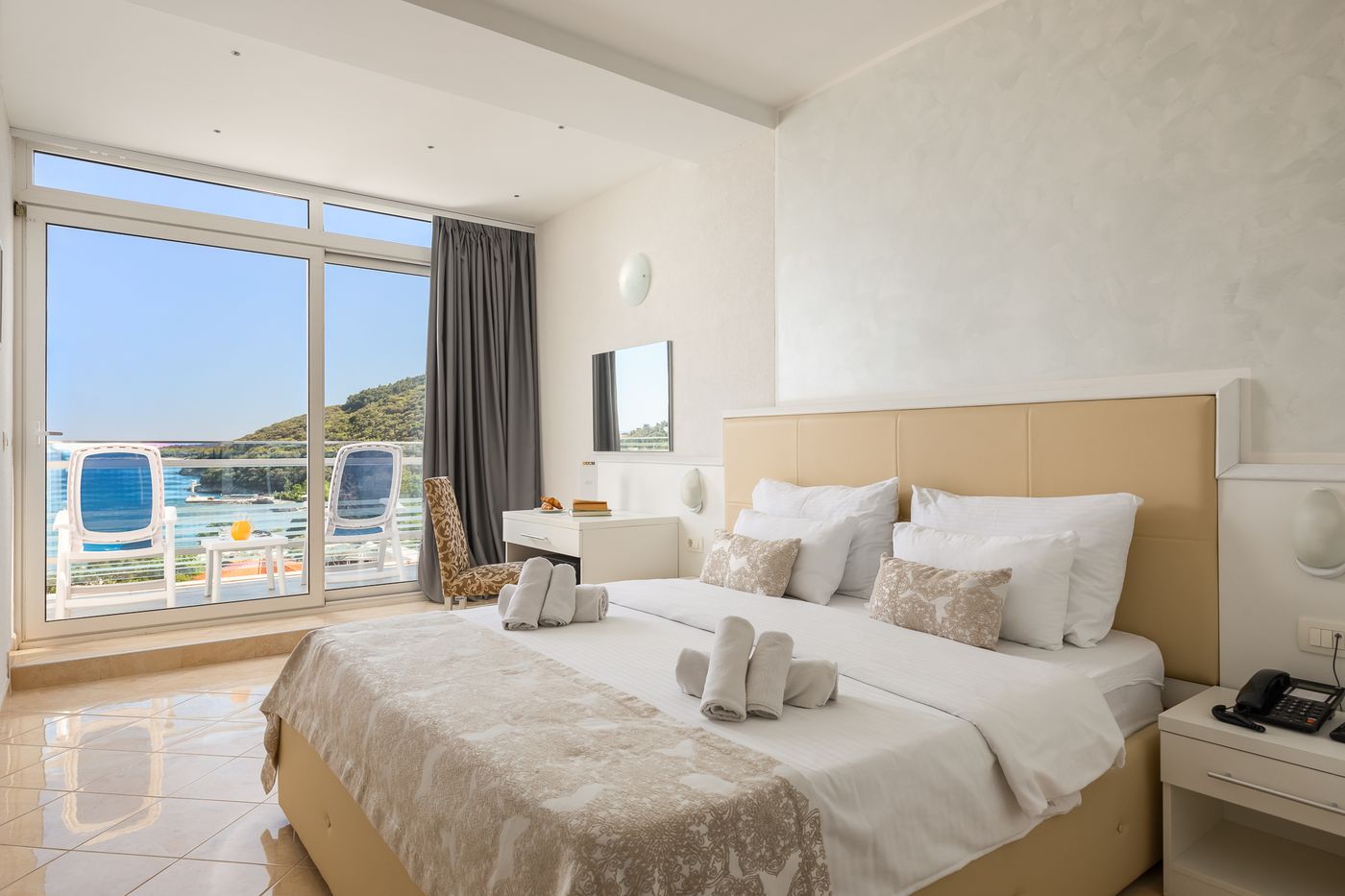 Hotel-Mimosa-Lido-Palace-Room-11