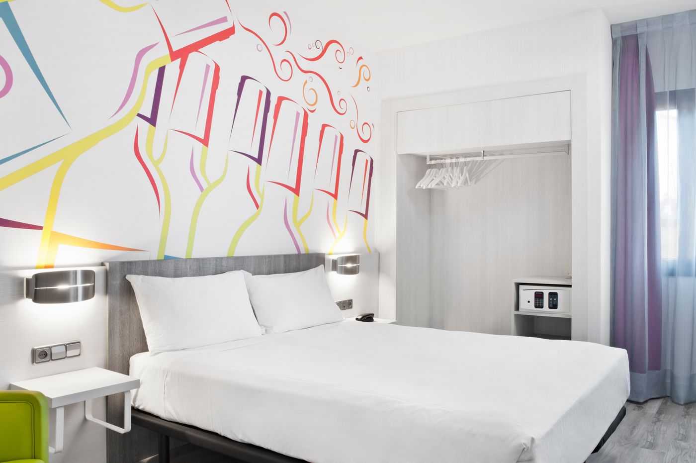 Ibis-Styles-Madrid-Prado-Room-21