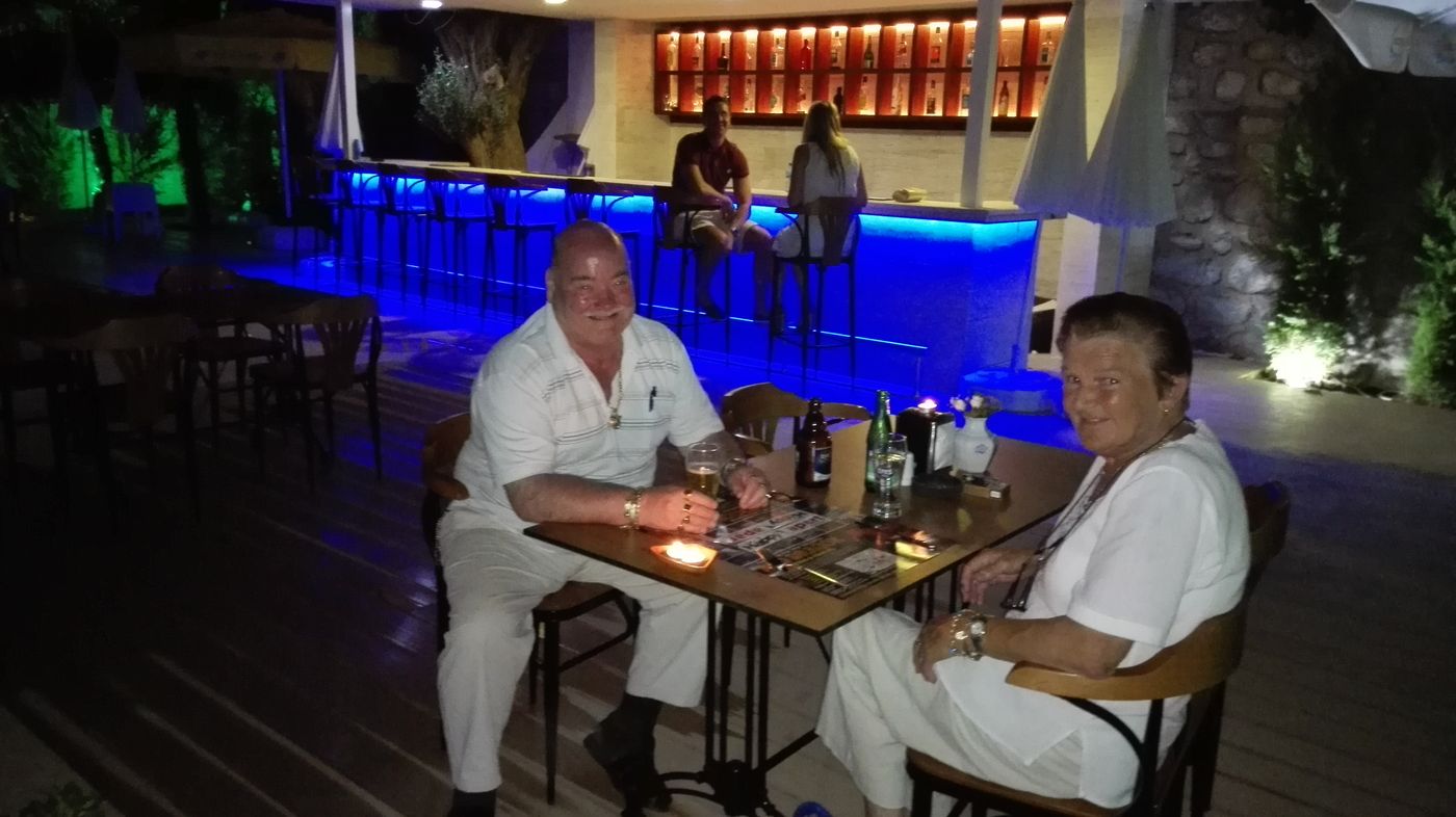 Happy-Apart-Hotel-Restaurant-28