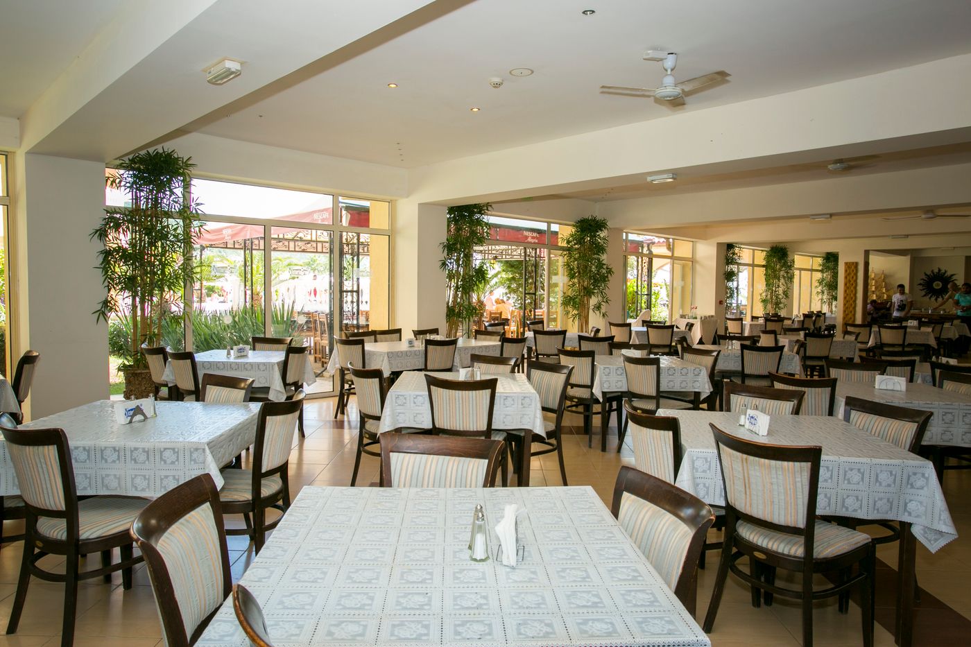 Andalucia-Beach-Restaurant-32