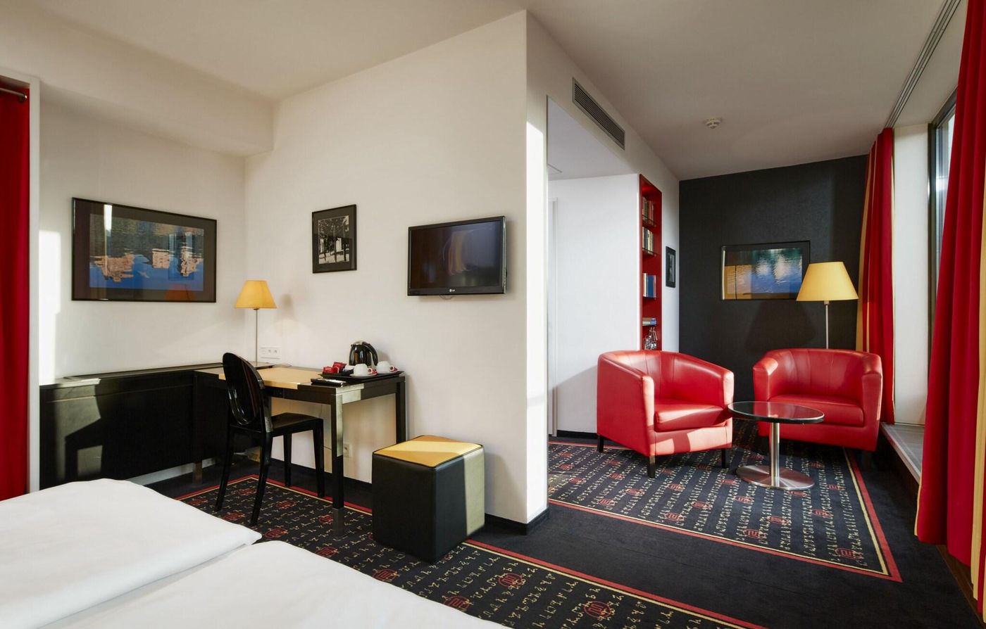 OREA-Hotel-Angelo-Praha-Room-14