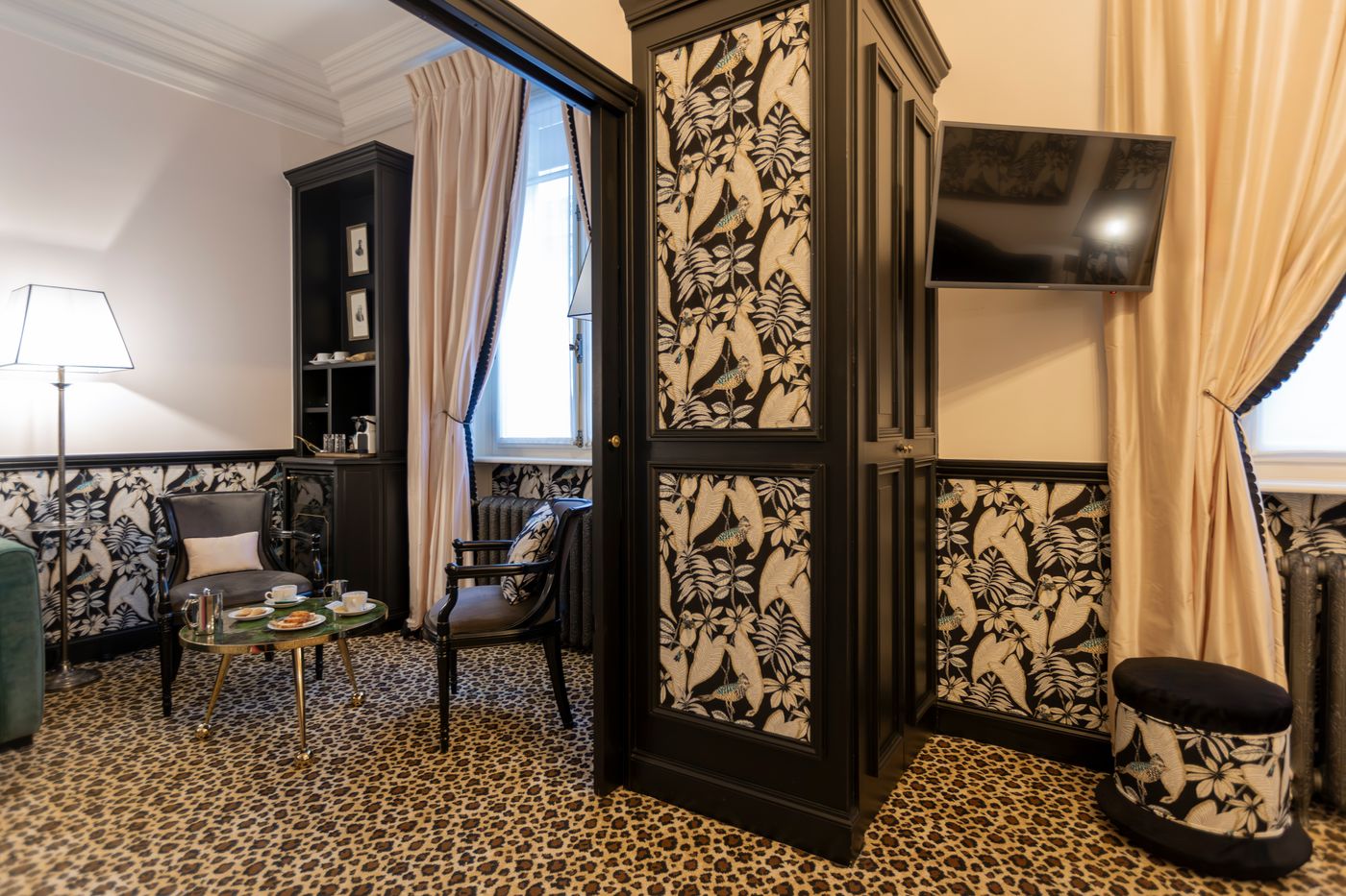West-end-Paris-Room-51