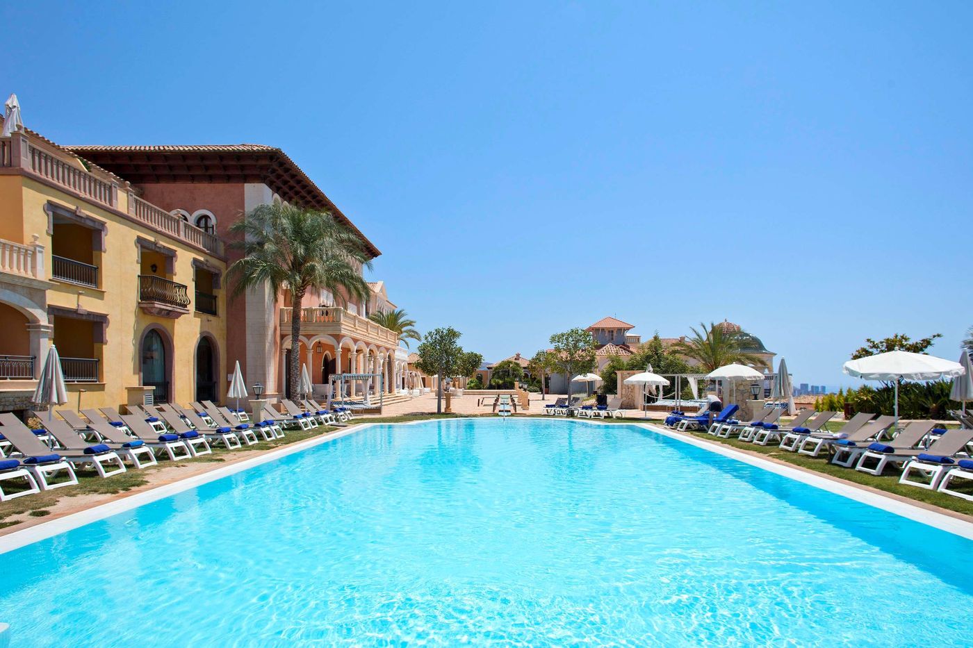 Melia-Villaitana-Pool-4