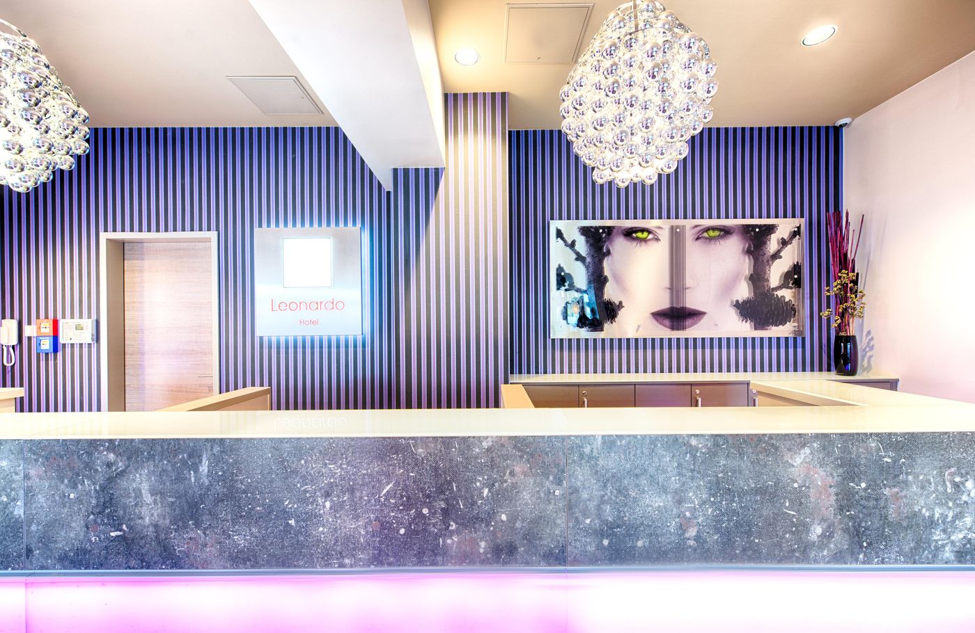 Leonardo-Hotel-Munich-City-Olympiapark-Lobby-19