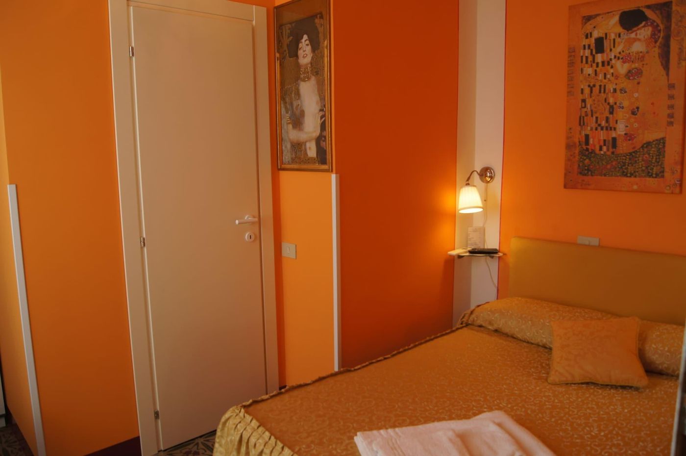 B---B-La-Mimosa-Room-42