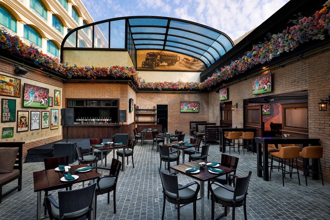 Le-Meridien-Dubai-Hotel---Conference-Centre-Restaurant-80