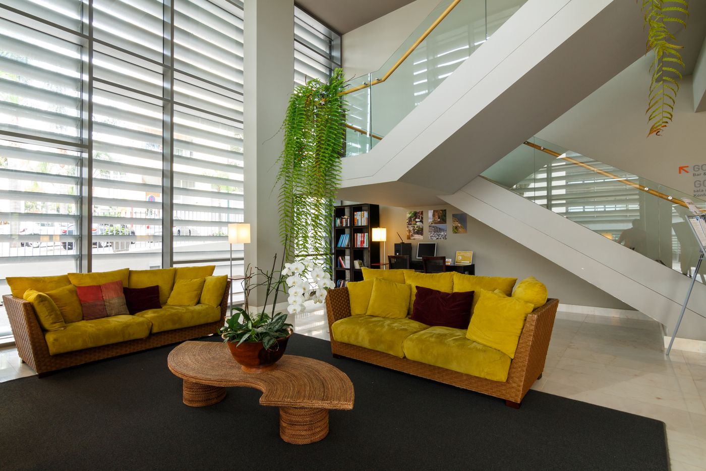 Golden-Residence-Hotel-Madeira-Lobby-35