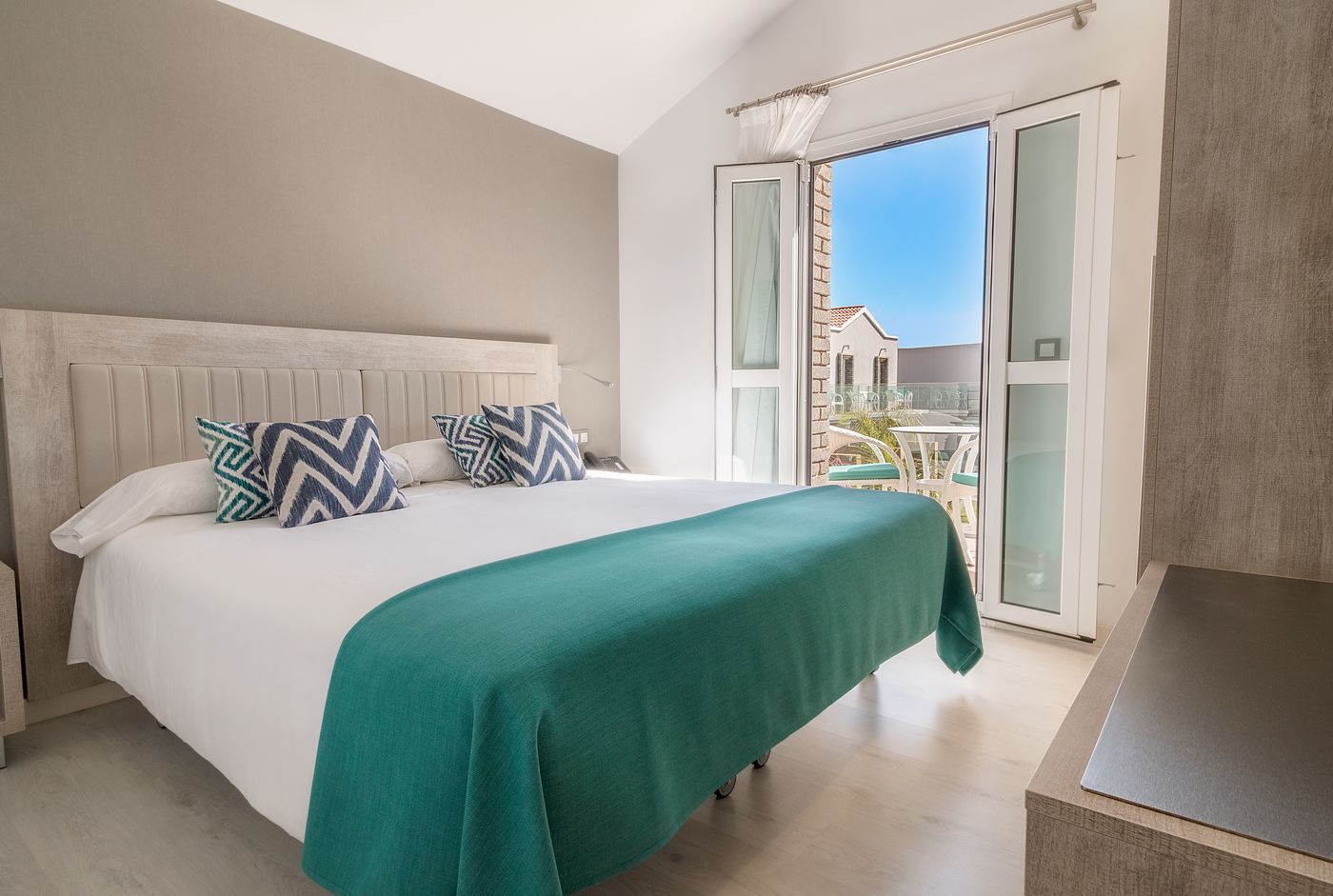 Hotel-LIVVO-Los-Calderones-Room-11