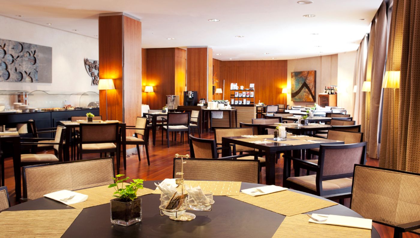 NH-Ciudad-de-Almeria-Restaurant-12