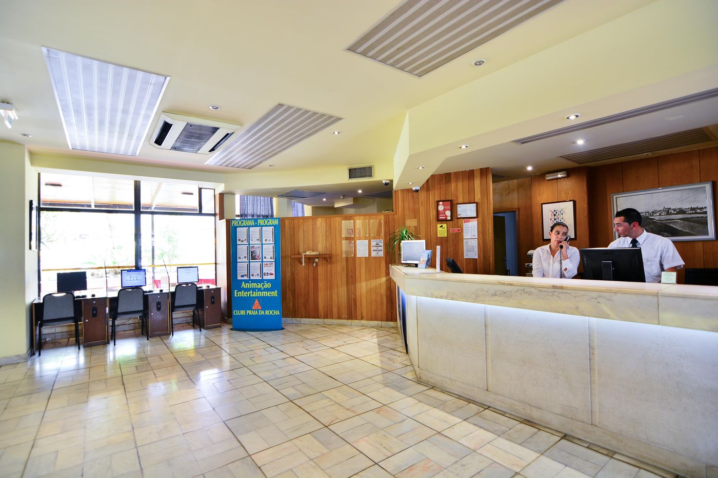 Clube-Praia-da-Rocha-Lobby-20