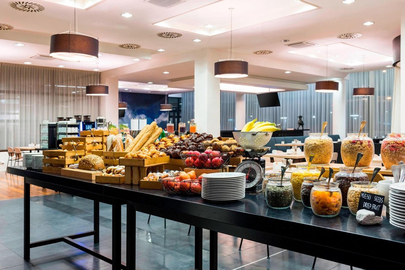 Courtyard-Prague-Airport-Restaurant-31