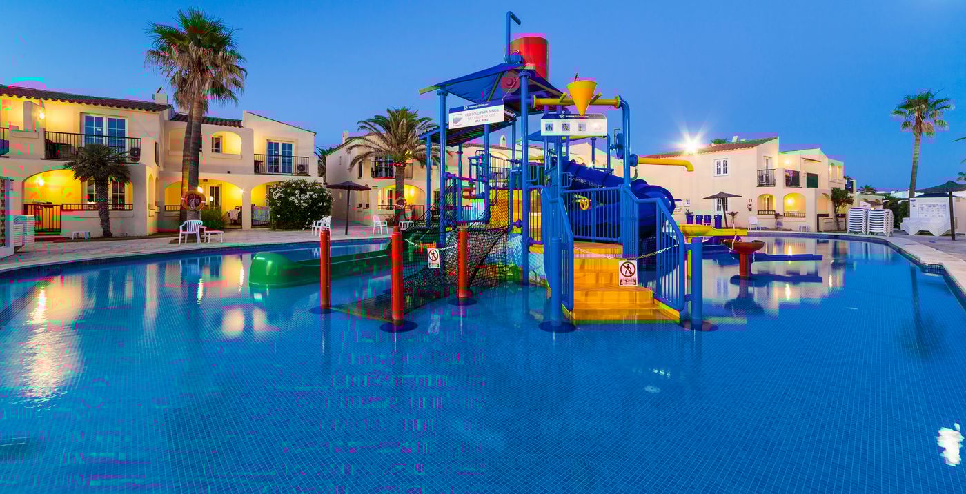 Apartamentos-Globales-Binimar-Pool-7