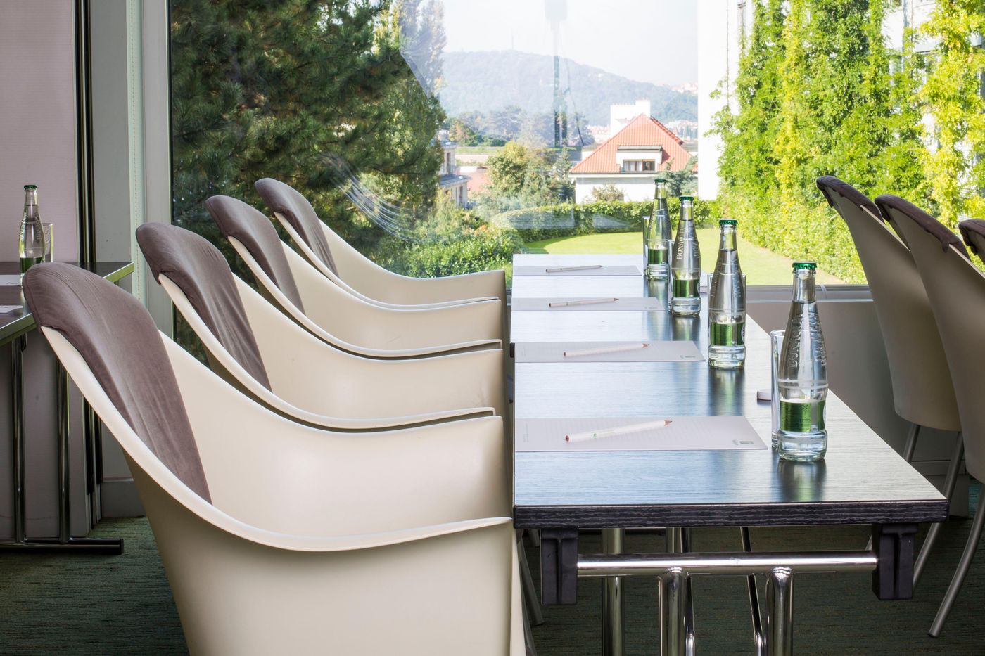 Holiday-Inn-Prague-Congress-Centre-Conferences-1