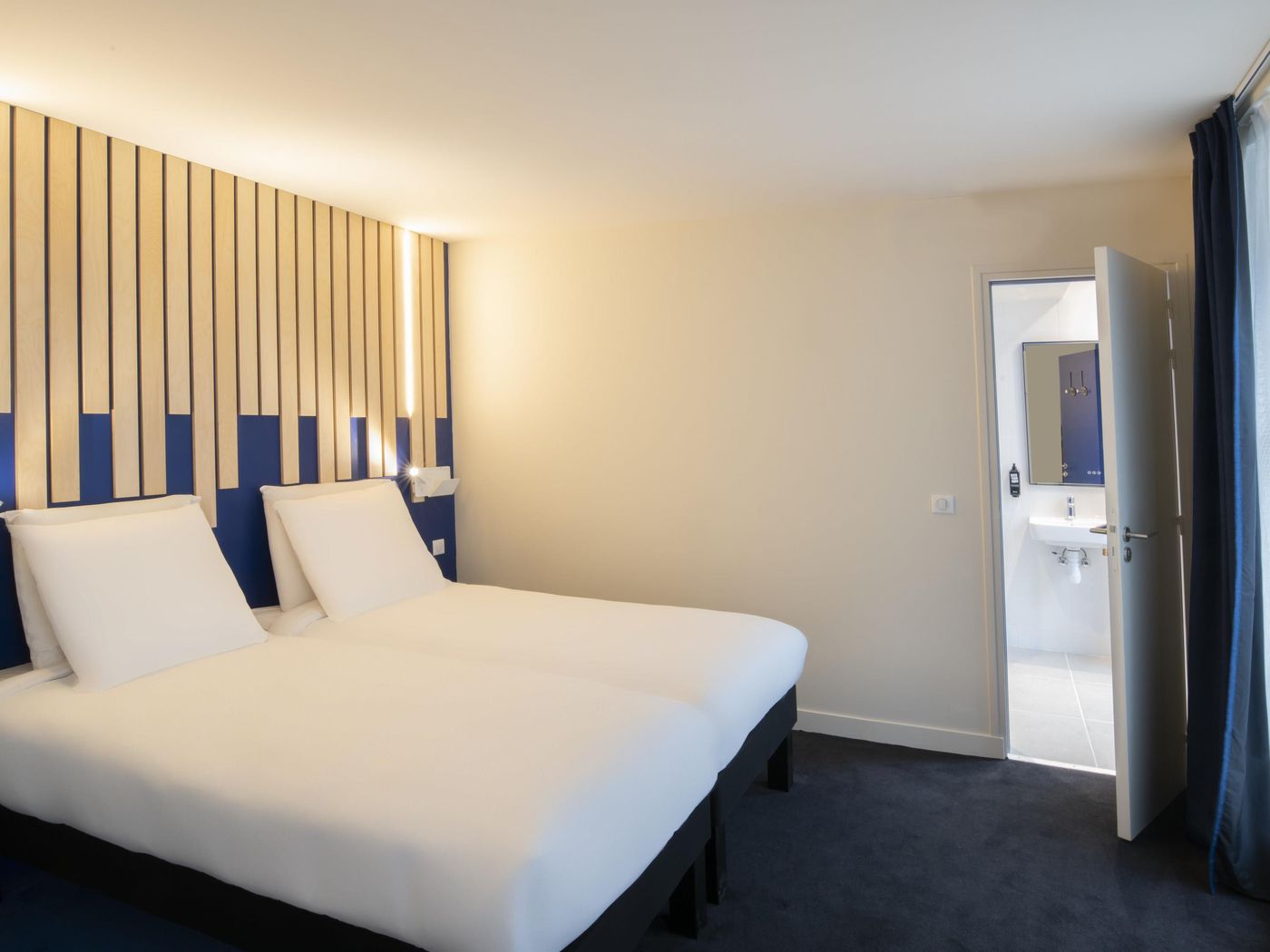 ibis-Styles-Paris-Opera-Lafayette-Room-26