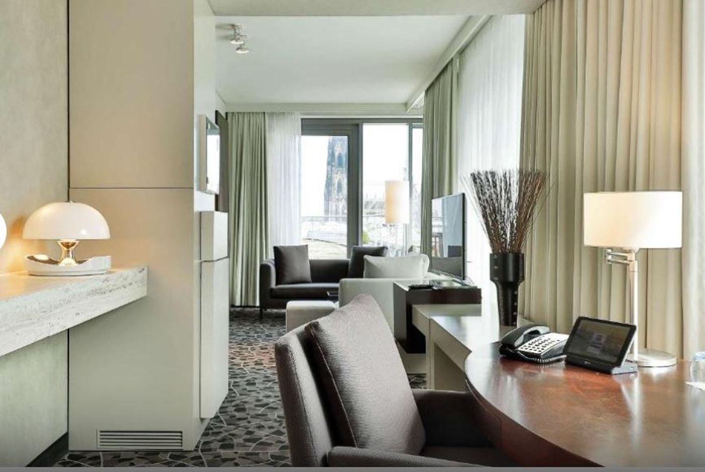 Dorint-Hotel-am-Heumarkt-Koln-Room-23