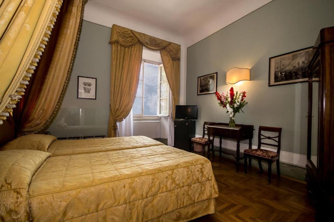 Loggiato Dei Serviti - Italy - FLORENZ  - Room - 4