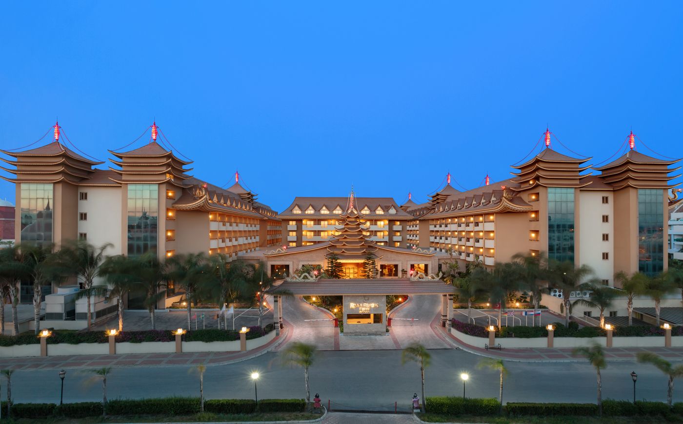 Royal-Dragon-Hotel-General-view-22