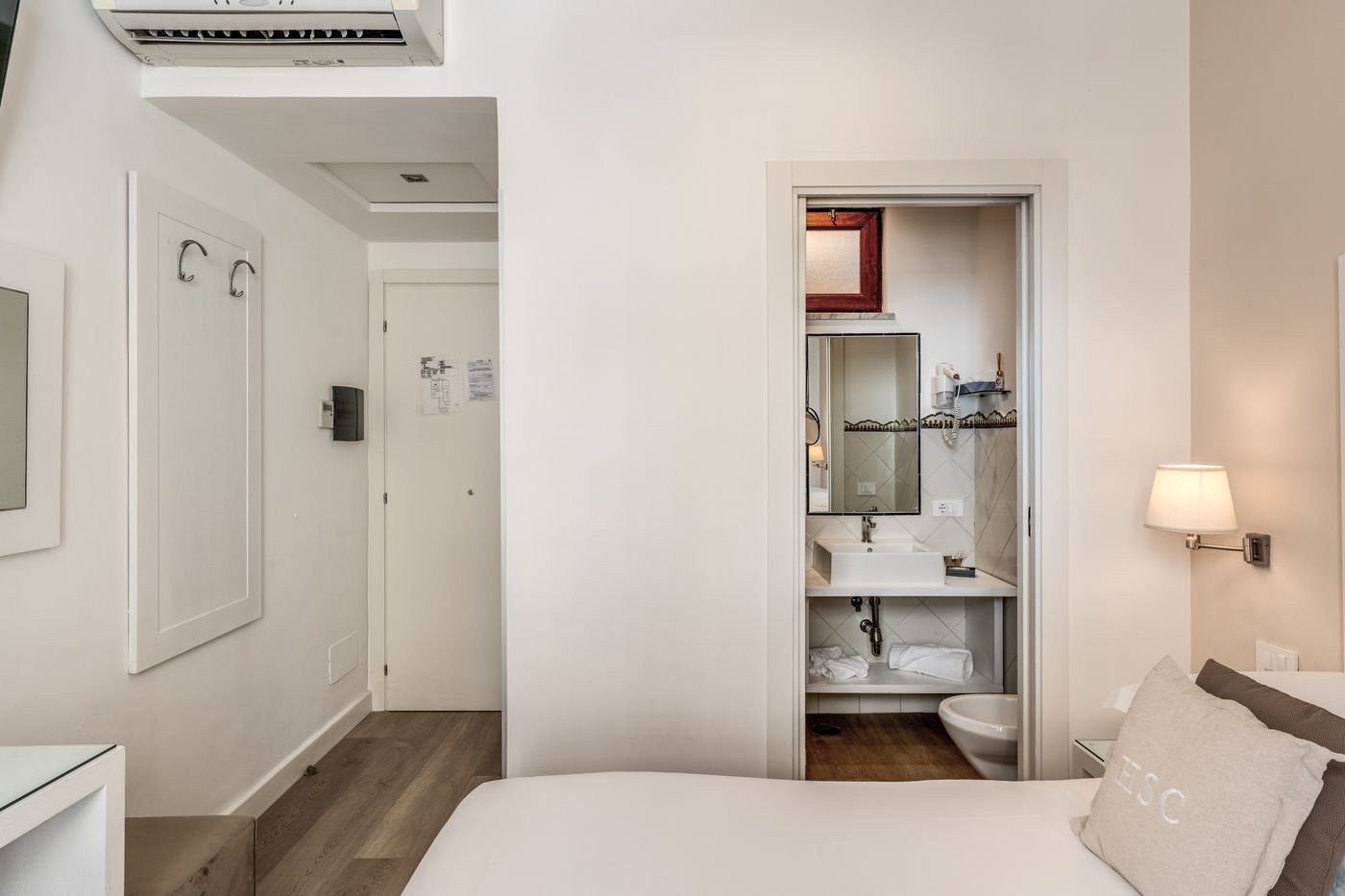 Sorrento-City-Room-39