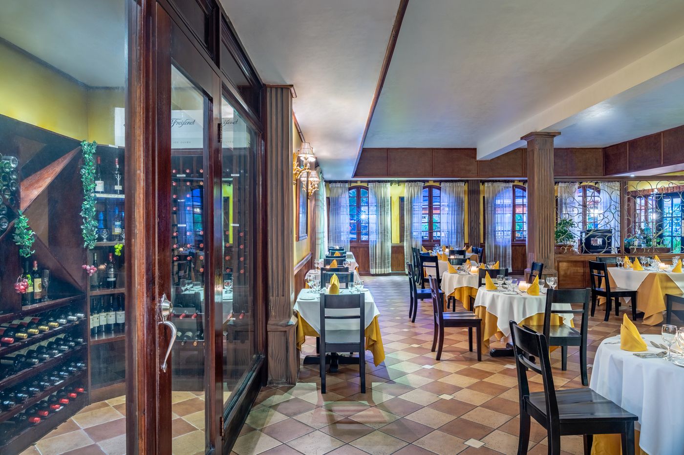 Jewel-Paradise-Cove-Resort---Spa-Restaurant-30