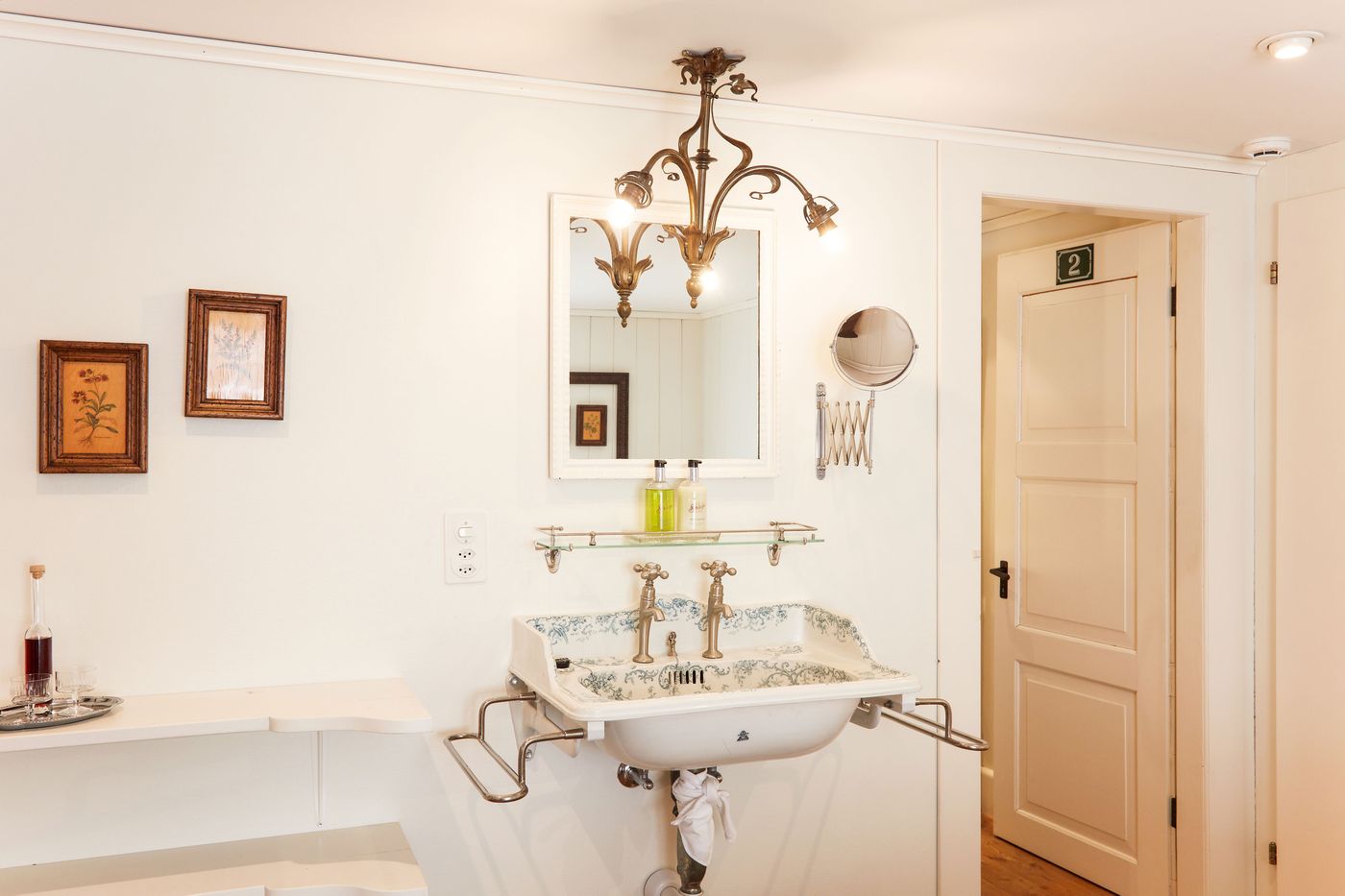 Boutique-Hotel Schluessel-Switzerland-Beckenried-Room-6