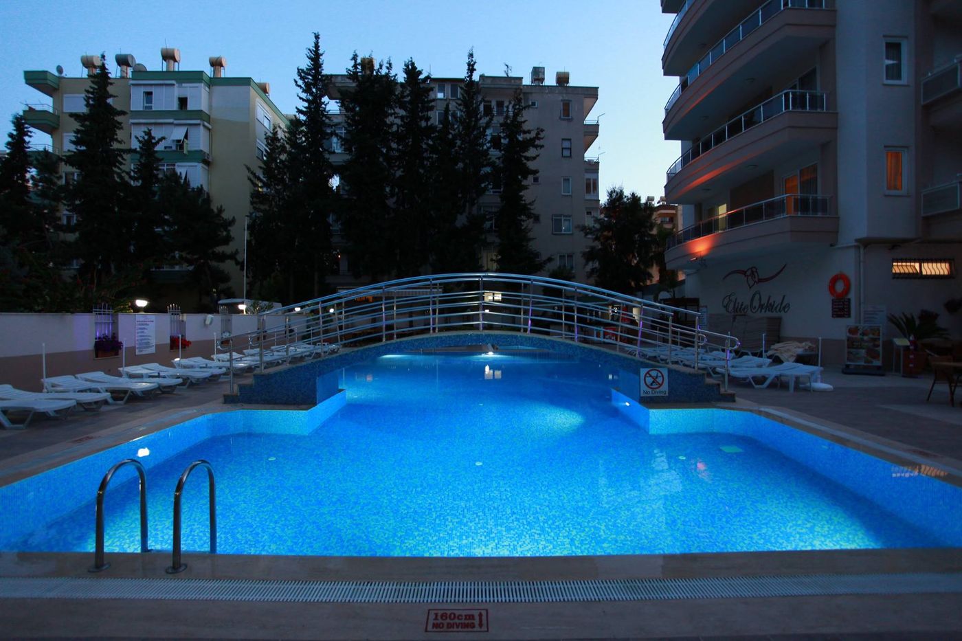 Elite-Orkide-Suite-Hotel-Pool-1