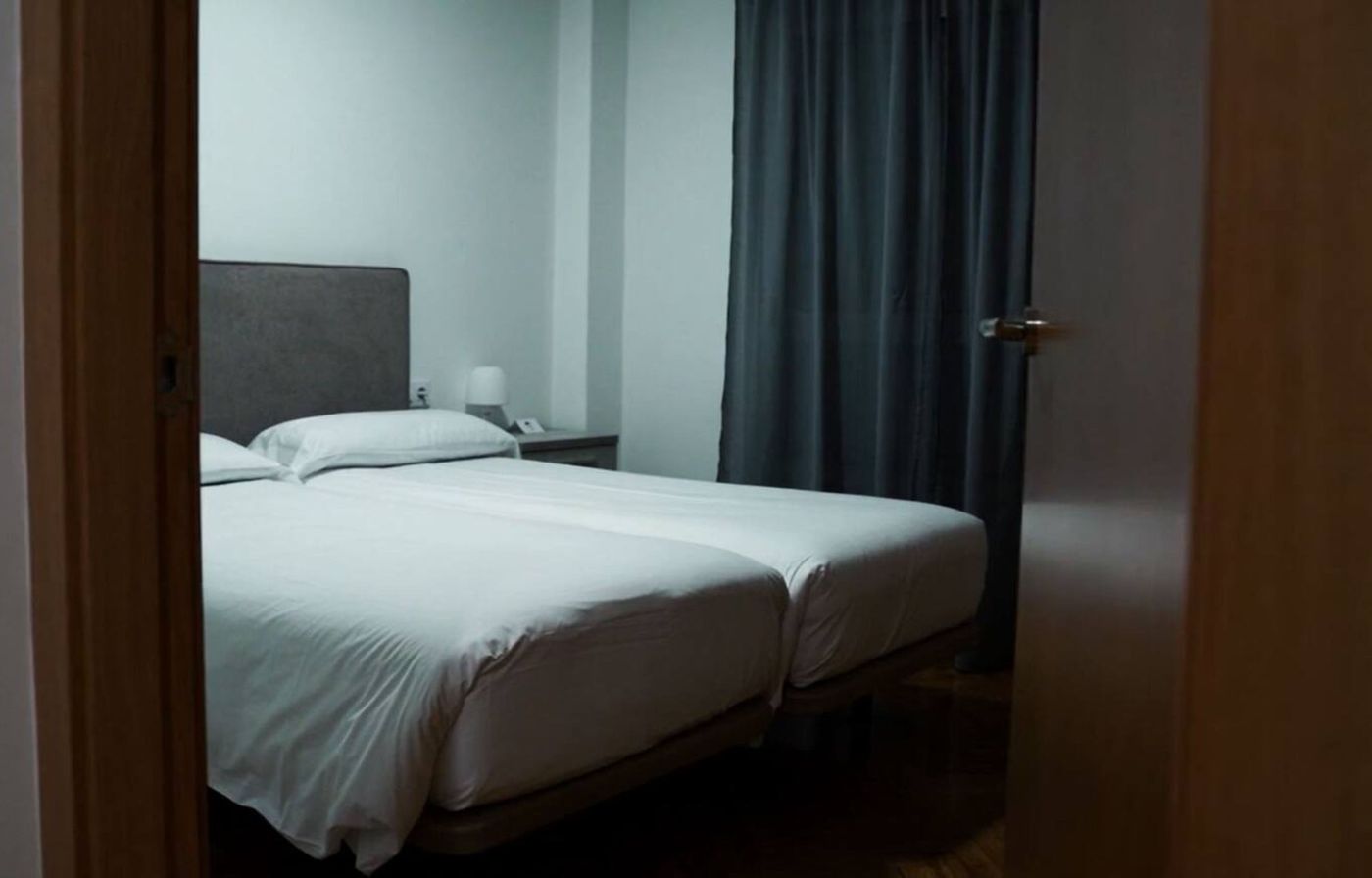 Cíes Suitel García Barbón 73-Spain-Vigo-Room-9