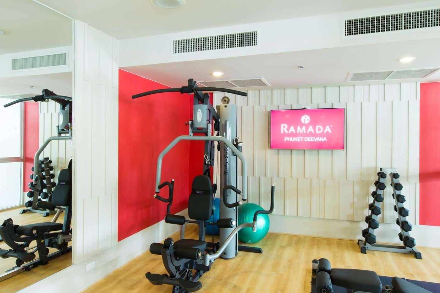 Ramada-By-Wyndham-Phuket-Deevana-Sports-and-Entertainment-78