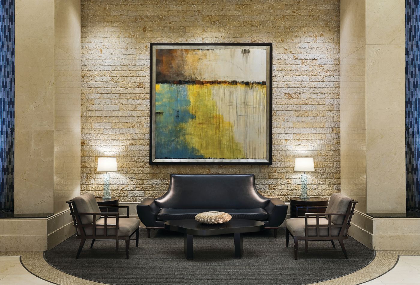 The-Signature-at-MGM-Grand-Hotel-Lobby-8