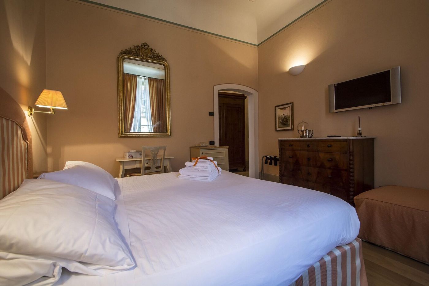 Palazzo-Busdraghi--Depoca-Room-18