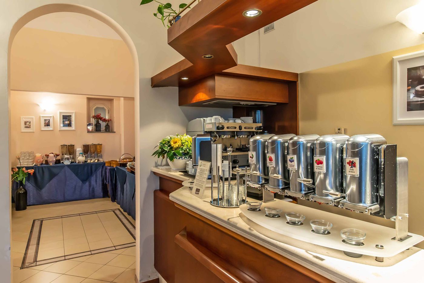 Hotel-Bonifacio-Restaurant-8