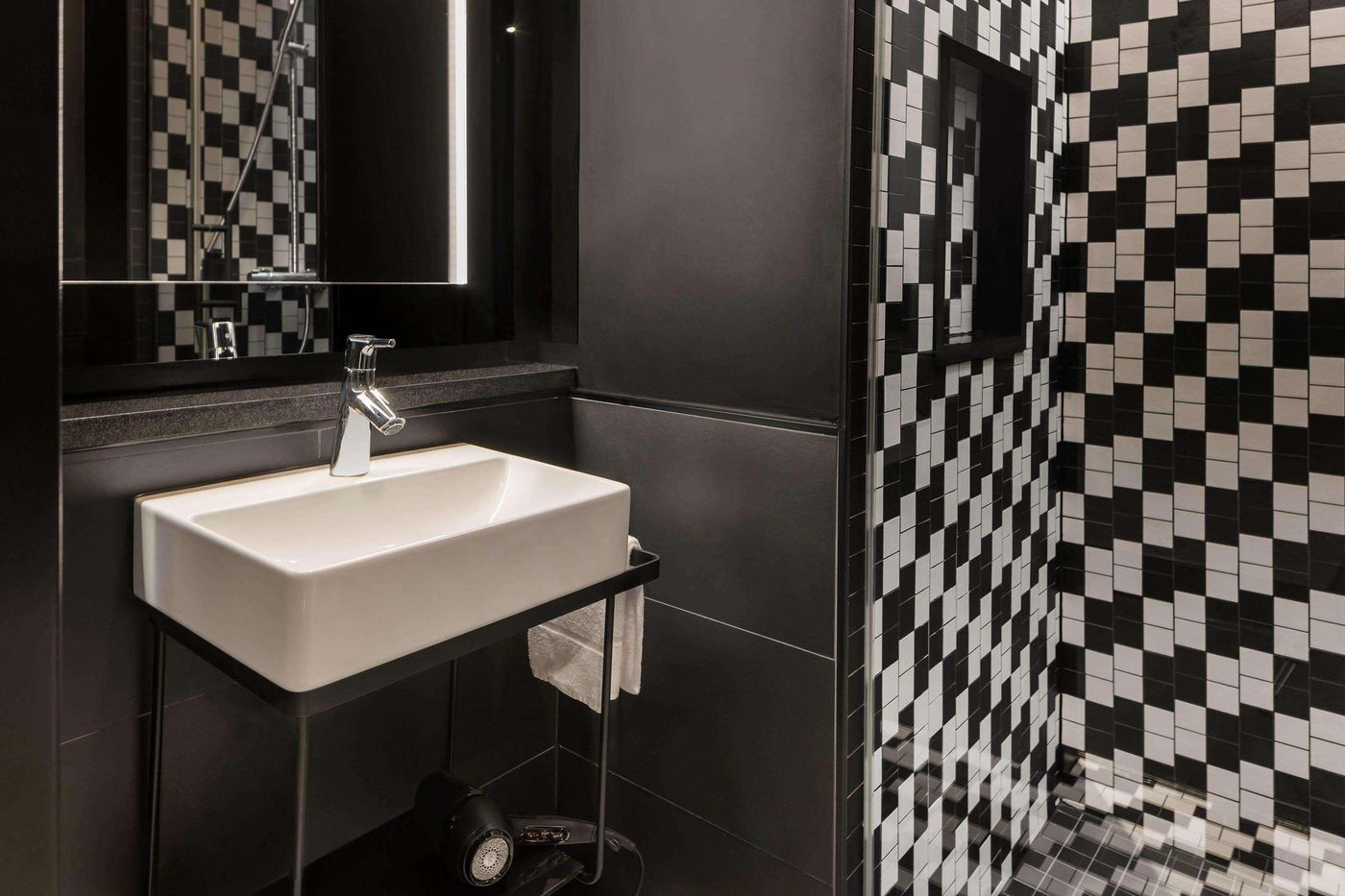 Hotel-Amano-East-Side-Room-22