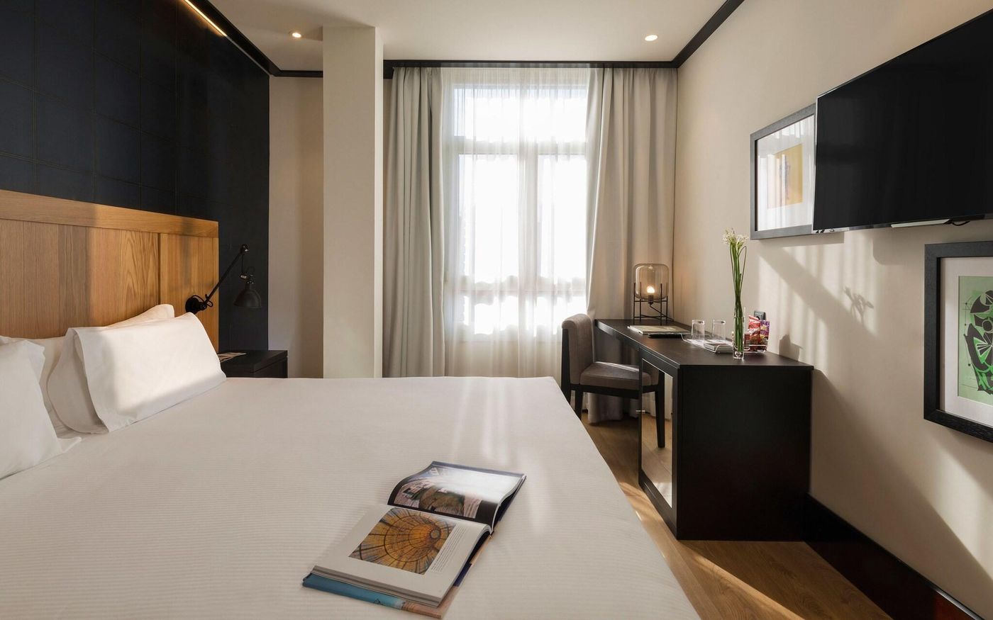 H10-Puerta-de-Alcala-Room-30