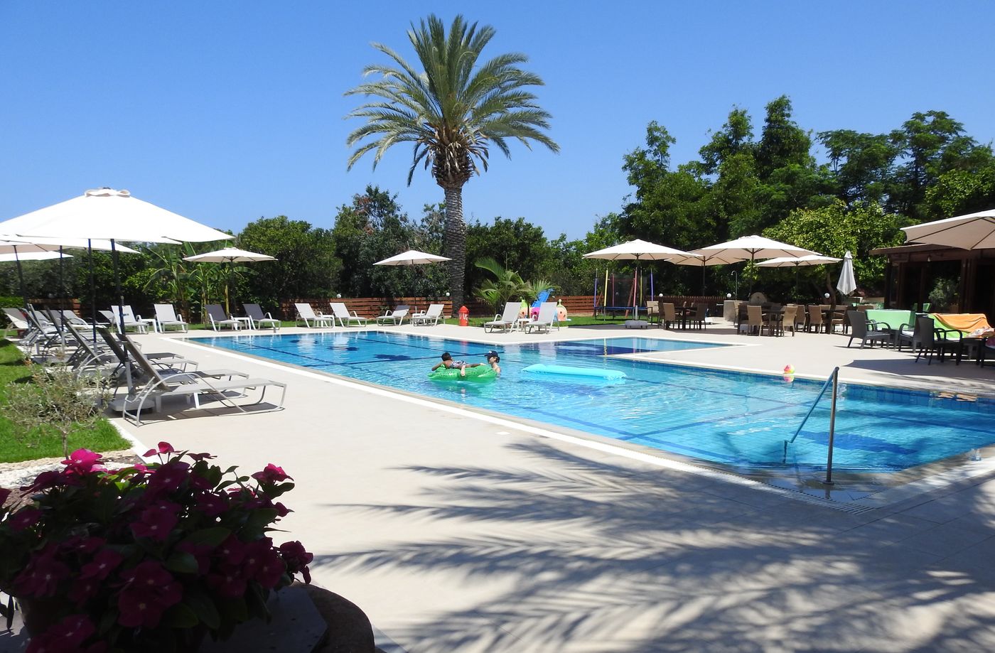 Anna-Hotel-Apartments-Pool-5