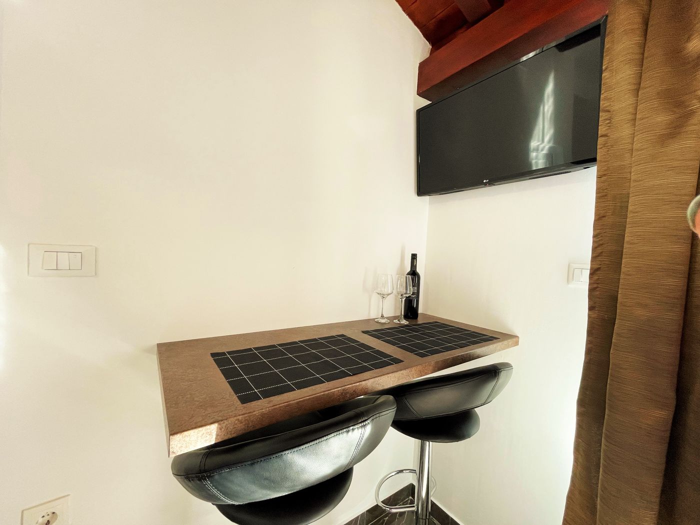 Villa-Sunset-Room-91