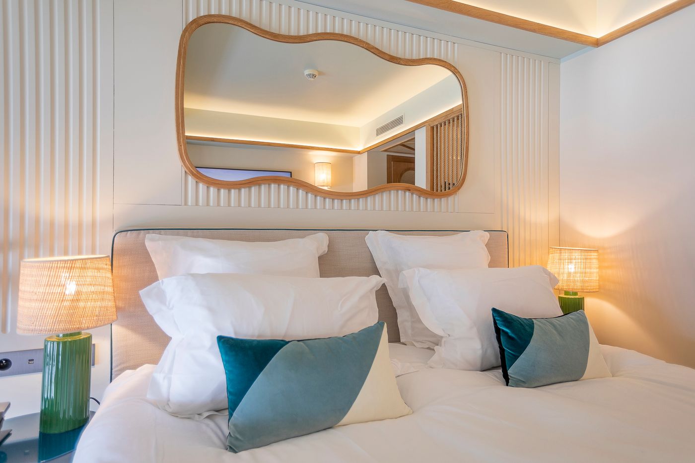 Le Cafe de Paris-France-BIARRITZ-Room-7