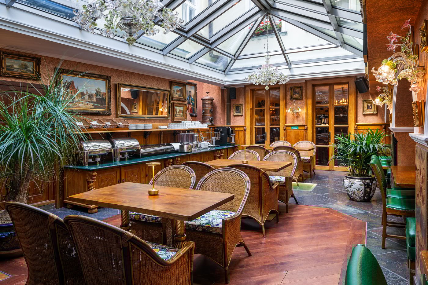Hotel-U-Zlateho-Stromu-Prague-by-BHG-Restaurant-6