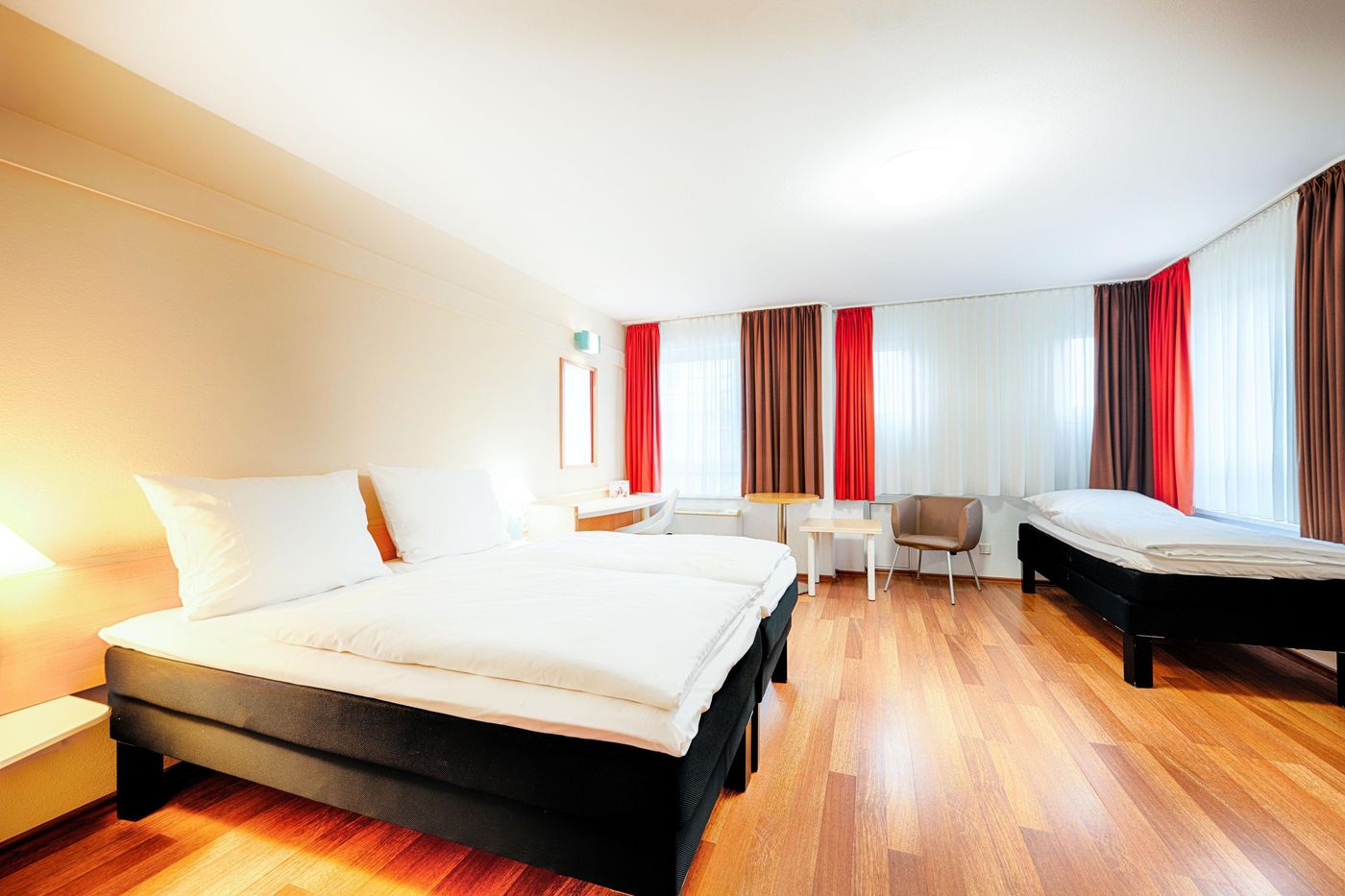 B-B-Bonn-City-Room-27