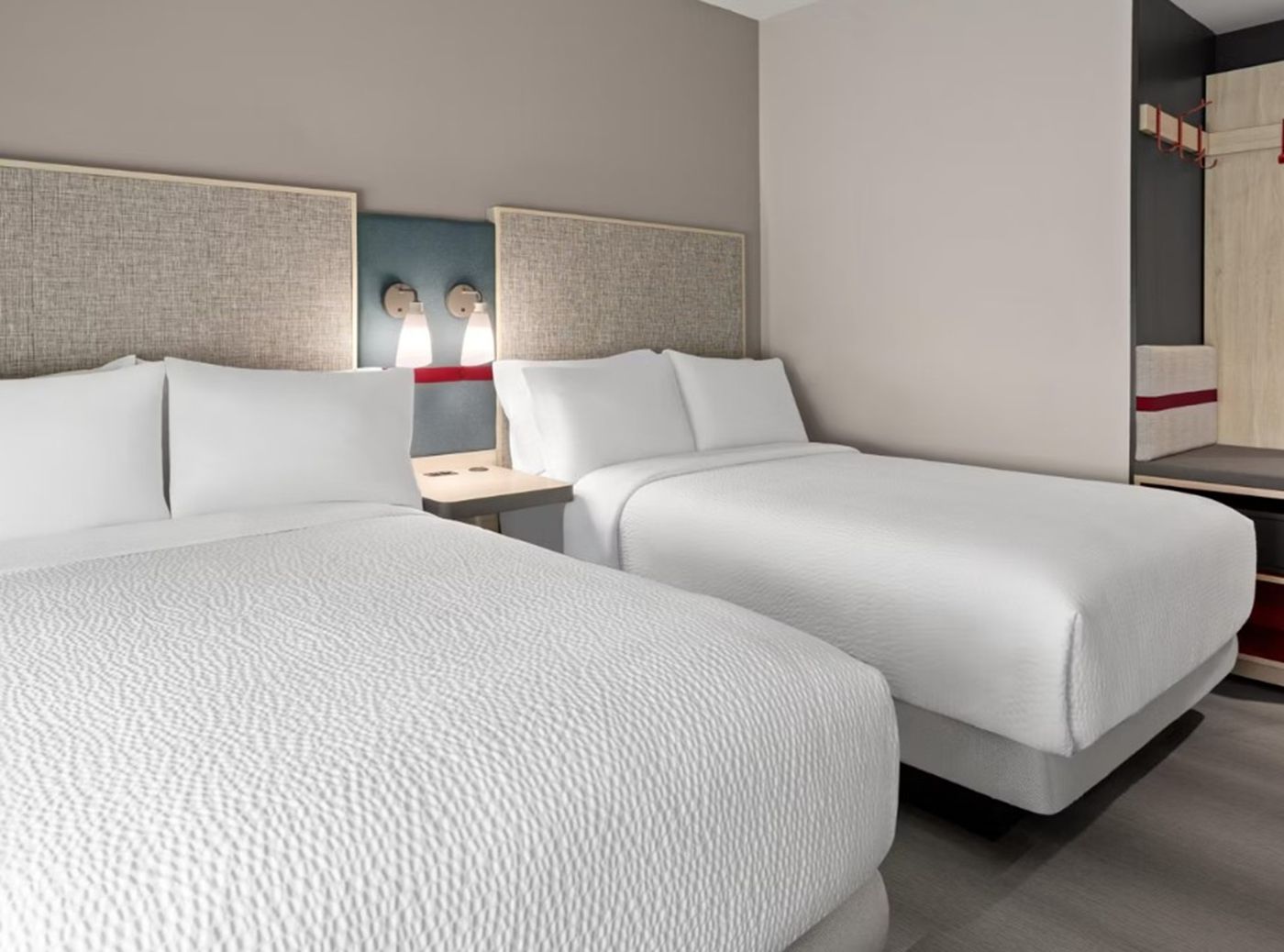 Avid-Hotels-Brooklyn-Dyker-Heights-Room-7