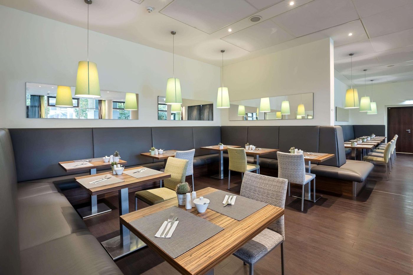 Austria Trend Hotel Doppio - Austria - Vienna - Restaurant - 5