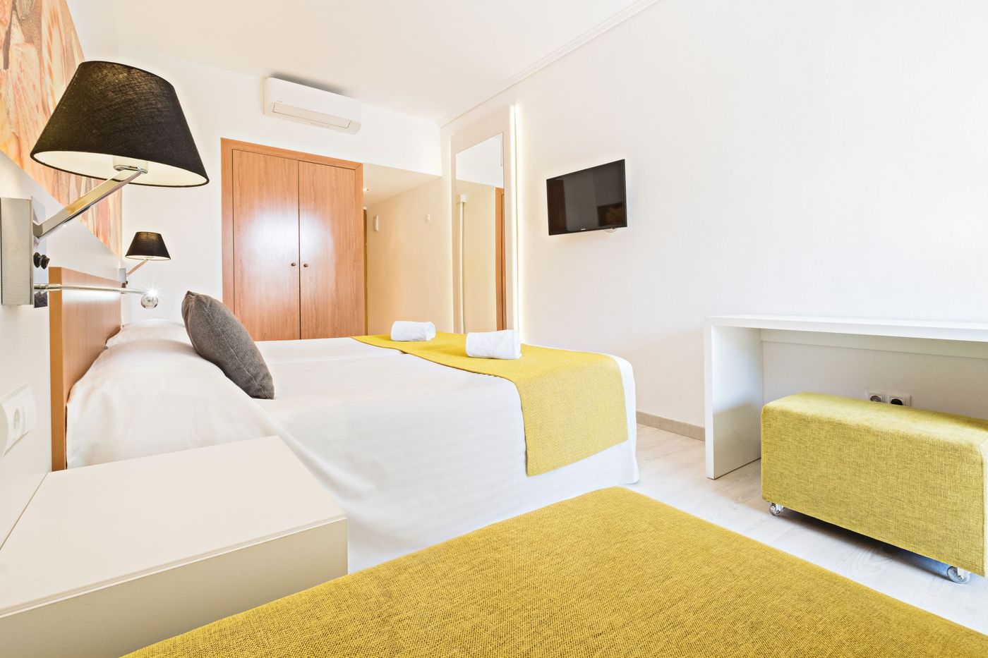 Azuline-Hotel-Pacific-Room-11